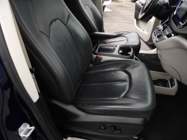 Chrysler Pacifica Touring-L Plus FWD 2017