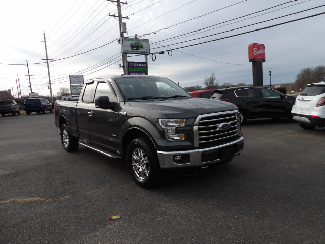 Ford F-150 4WD SuperCab 163" Lariat w/HD Payload Pkg 2015