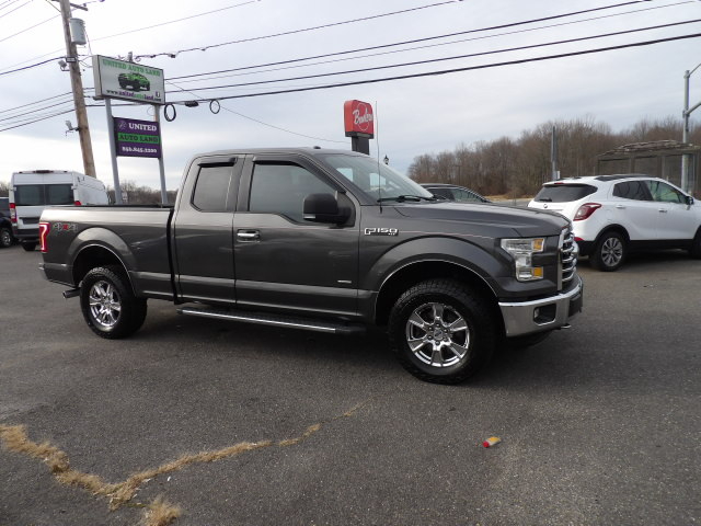 Ford F-150 4WD SuperCab 163" Lariat w/HD Payload Pkg 2015