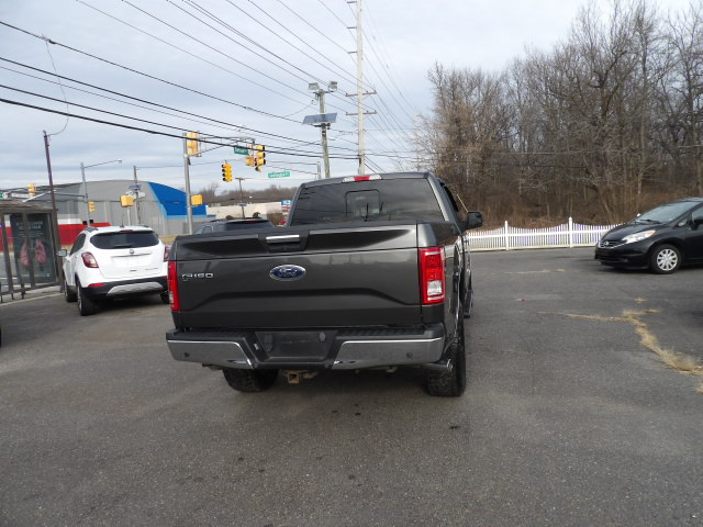 Ford F-150 4WD SuperCab 163" Lariat w/HD Payload Pkg 2015