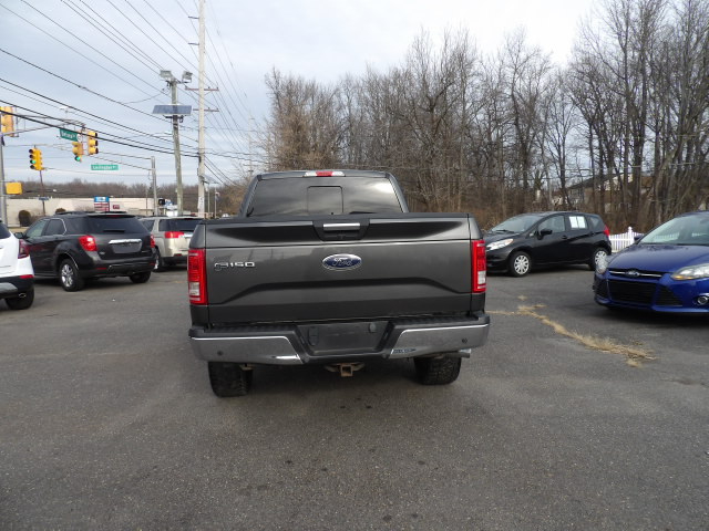 Ford F-150 4WD SuperCab 163" Lariat w/HD Payload Pkg 2015