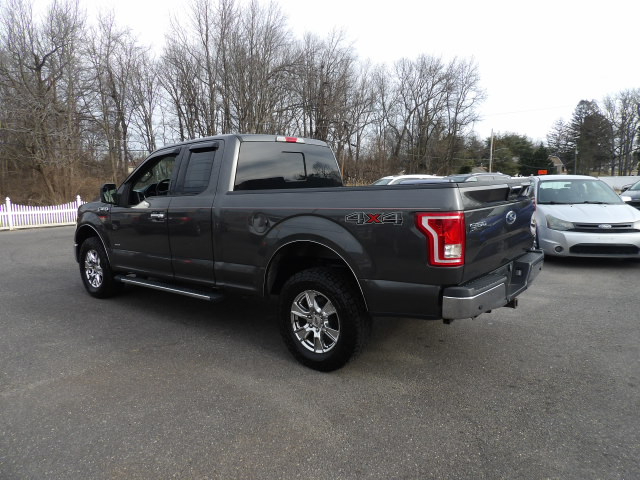 Ford F-150 4WD SuperCab 163" Lariat w/HD Payload Pkg 2015