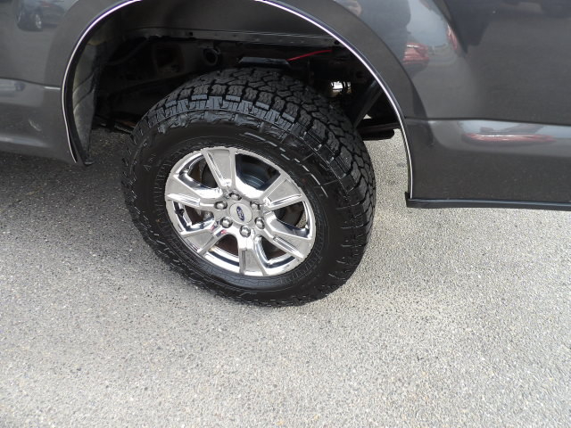 Ford F-150 4WD SuperCab 163" Lariat w/HD Payload Pkg 2015