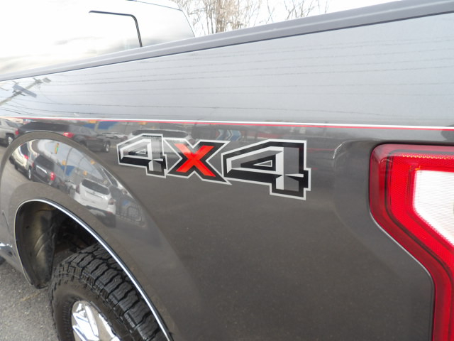 Ford F-150 4WD SuperCab 163" Lariat w/HD Payload Pkg 2015