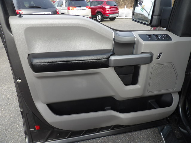 Ford F-150 4WD SuperCab 163" Lariat w/HD Payload Pkg 2015