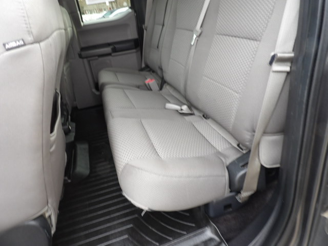 Ford F-150 4WD SuperCab 163" Lariat w/HD Payload Pkg 2015