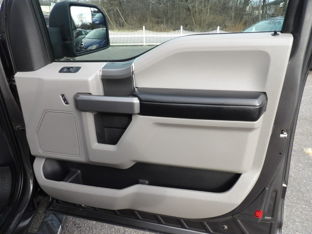 Ford F-150 4WD SuperCab 163" Lariat w/HD Payload Pkg 2015