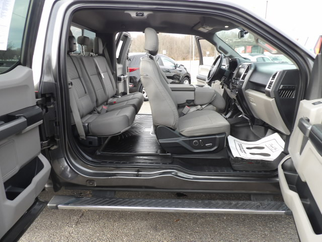 Ford F-150 4WD SuperCab 163" Lariat w/HD Payload Pkg 2015