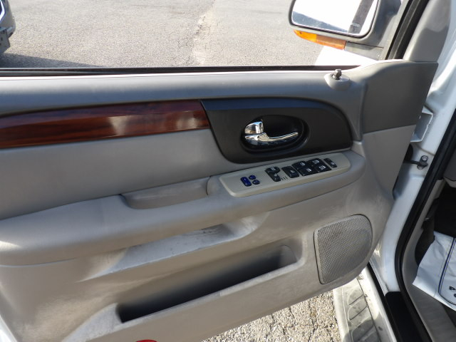 GMC Envoy XL 4dr 2WD SLT 2003