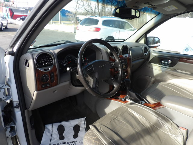 GMC Envoy XL 4dr 2WD SLT 2003