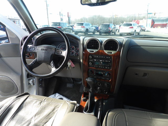 GMC Envoy XL 4dr 2WD SLT 2003