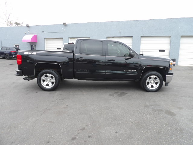 Chevrolet Silverado 1500 4WD Crew Cab 143.5" LT w/2LT 2015
