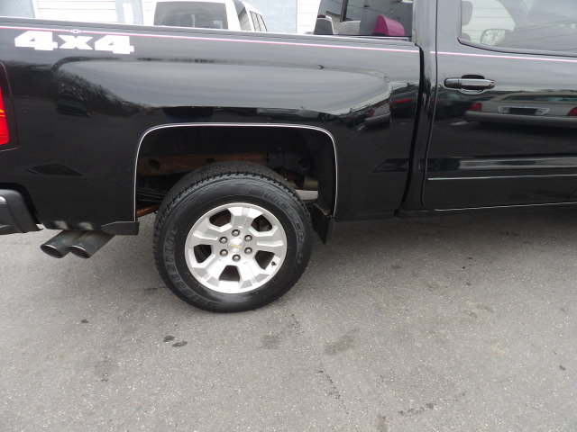 Chevrolet Silverado 1500 4WD Crew Cab 143.5" LT w/2LT 2015