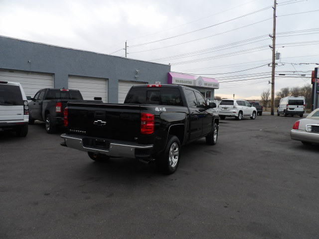 Chevrolet Silverado 1500 4WD Crew Cab 143.5" LT w/2LT 2015