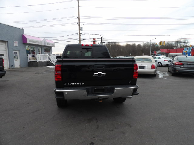 Chevrolet Silverado 1500 4WD Crew Cab 143.5" LT w/2LT 2015
