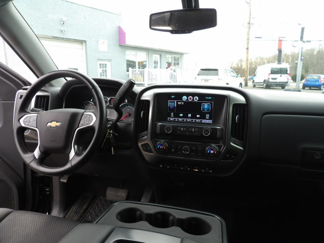 Chevrolet Silverado 1500 4WD Crew Cab 143.5" LT w/2LT 2015