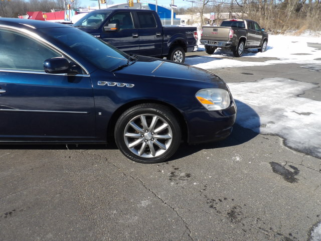 Buick Lucerne 4dr Sdn V8 CXS 2007