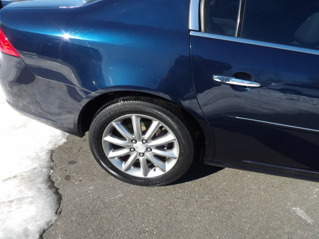 Buick Lucerne 4dr Sdn V8 CXS 2007