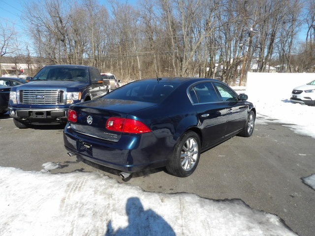 Buick Lucerne 4dr Sdn V8 CXS 2007