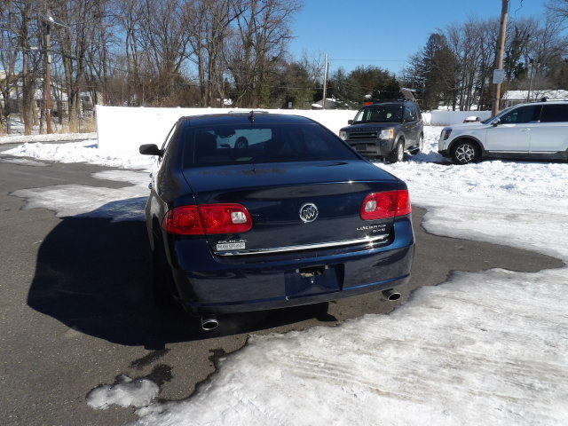 Buick Lucerne 4dr Sdn V8 CXS 2007