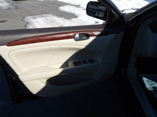 Buick Lucerne 4dr Sdn V8 CXS 2007