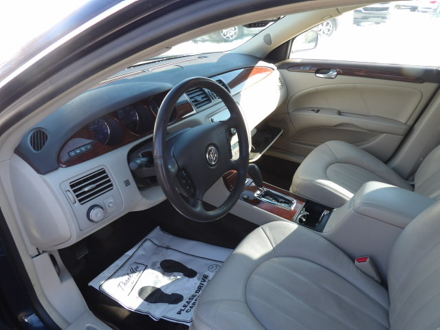 Buick Lucerne 4dr Sdn V8 CXS 2007