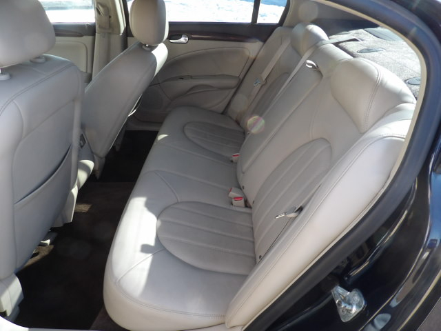 Buick Lucerne 4dr Sdn V8 CXS 2007