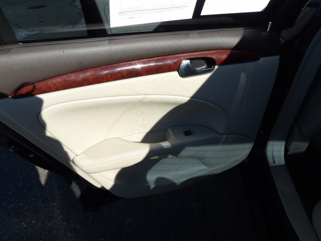 Buick Lucerne 4dr Sdn V8 CXS 2007