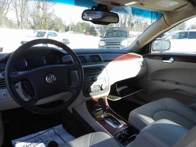 Buick Lucerne 4dr Sdn V8 CXS 2007