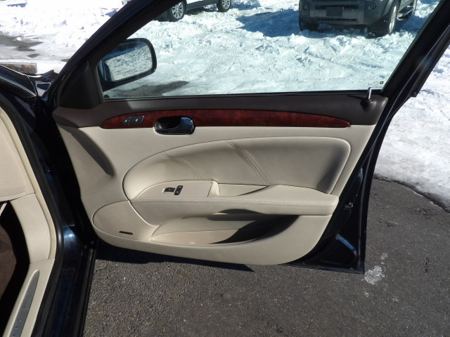 Buick Lucerne 4dr Sdn V8 CXS 2007