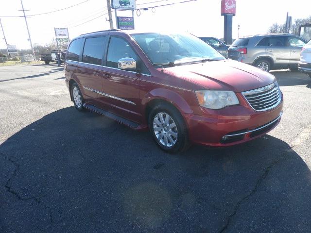 Chrysler Town & Country 4dr Wgn Touring-L 2012