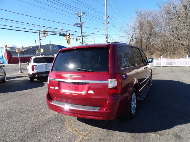 Chrysler Town & Country 4dr Wgn Touring-L 2012