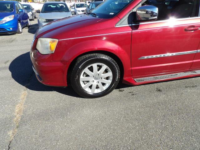 Chrysler Town & Country 4dr Wgn Touring-L 2012