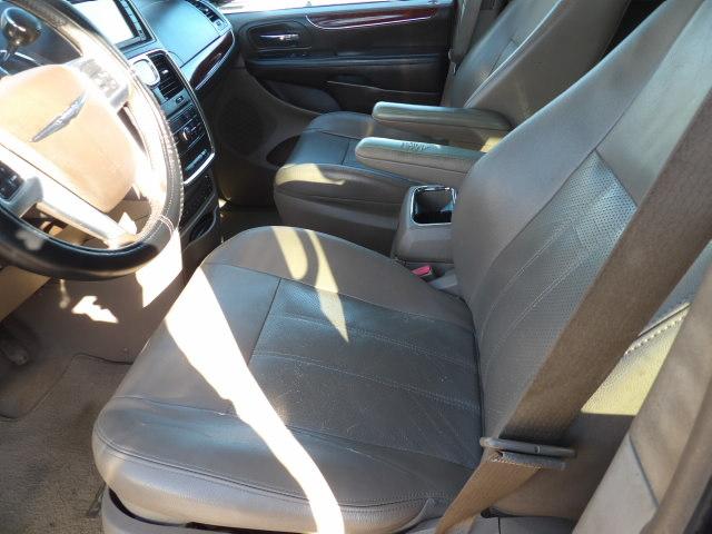 Chrysler Town & Country 4dr Wgn Touring-L 2012