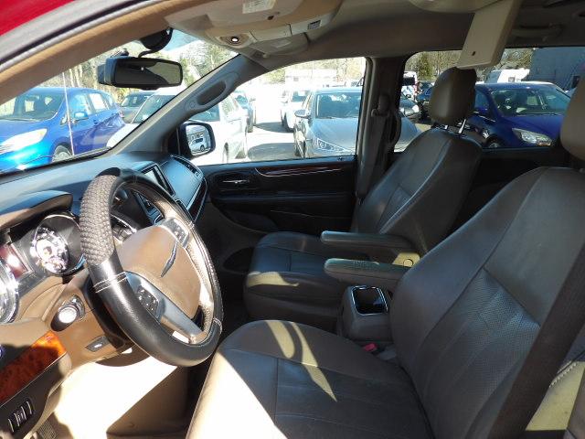 Chrysler Town & Country 4dr Wgn Touring-L 2012