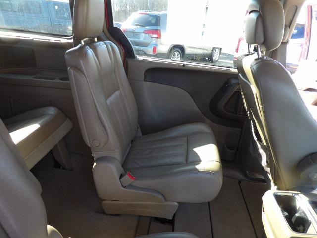 Chrysler Town & Country 4dr Wgn Touring-L 2012