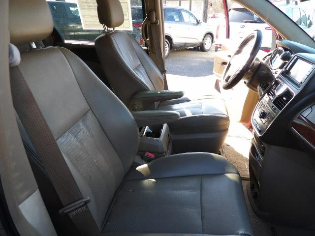 Chrysler Town & Country 4dr Wgn Touring-L 2012