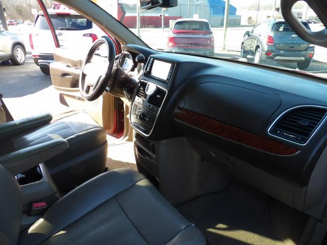 Chrysler Town & Country 4dr Wgn Touring-L 2012