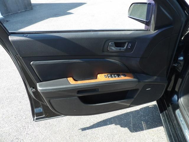 Cadillac STS 4dr Sdn V6 AWD w/1SB 2010