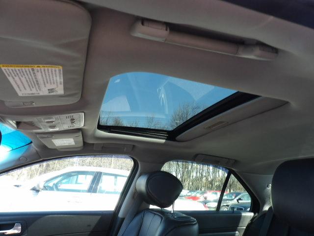 Cadillac STS 4dr Sdn V6 AWD w/1SB 2010