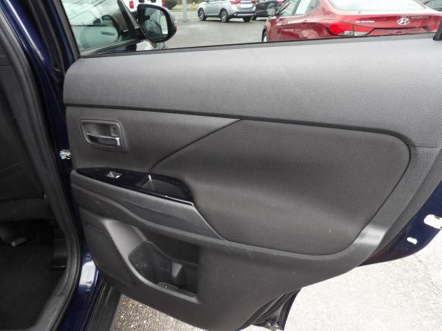 Mitsubishi Outlander SEL FWD 2018