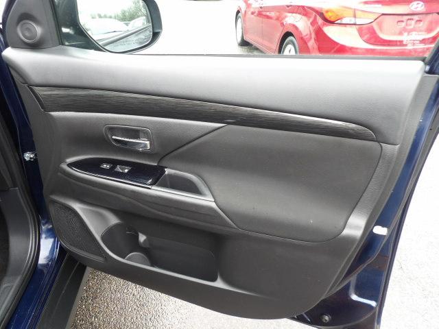 Mitsubishi Outlander SEL FWD 2018