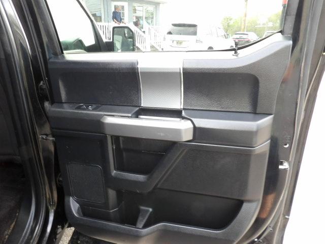 Ford F-150 4WD SuperCrew 145" XLT 2017