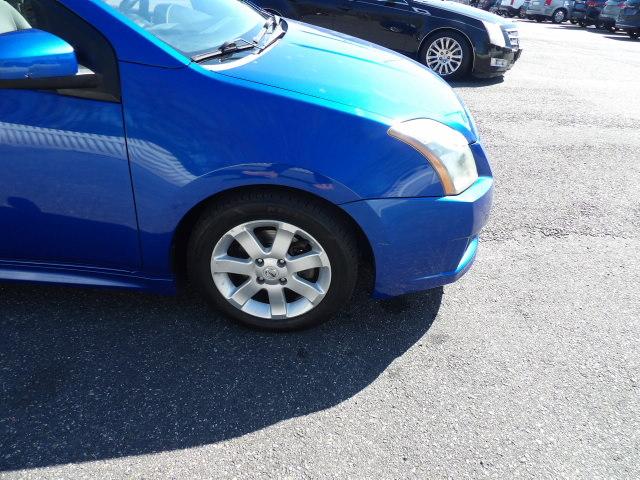 Nissan Sentra 4dr Sdn I4 CVT 2.0 SR 2010