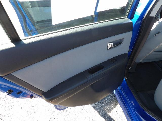 Nissan Sentra 4dr Sdn I4 CVT 2.0 SR 2010