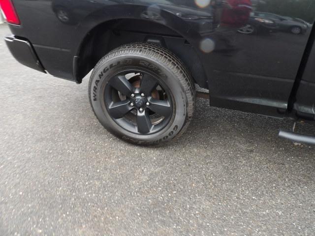 RAM 1500 Express 4x4 Quad Cab 6'4" Box 2017