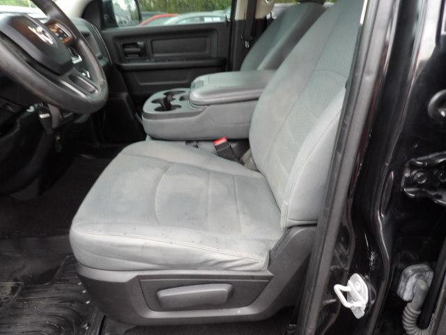 RAM 1500 Express 4x4 Quad Cab 6'4" Box 2017