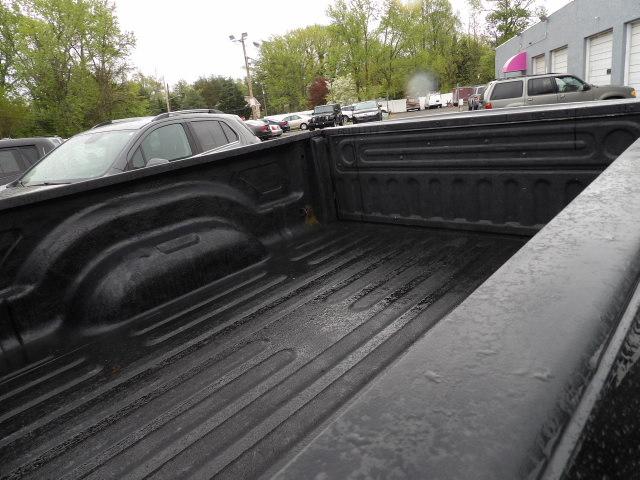 RAM 1500 Express 4x4 Quad Cab 6'4" Box 2017