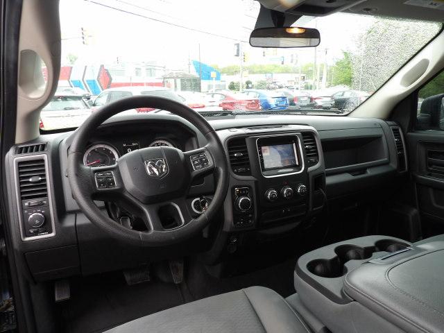 RAM 1500 Express 4x4 Quad Cab 6'4" Box 2017