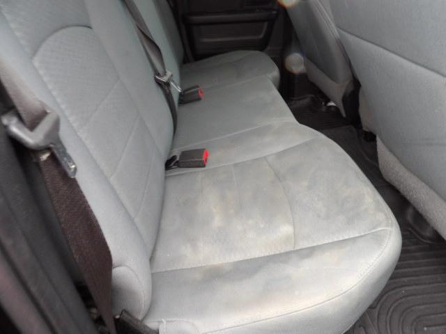 RAM 1500 Express 4x4 Quad Cab 6'4" Box 2017